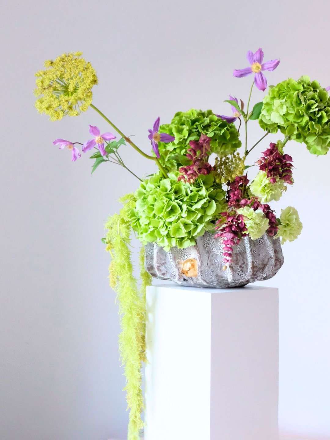 Florales Arrangement mit Flieder